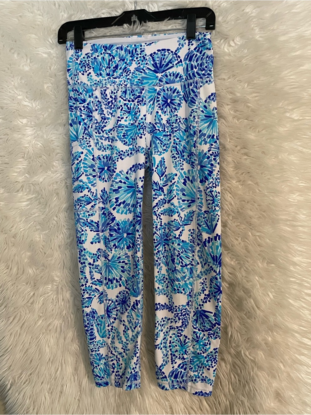 Lilly Pulitzer Luxletic Women’s Weekender Crop Leggings-“Shell Me You Love Me”-S